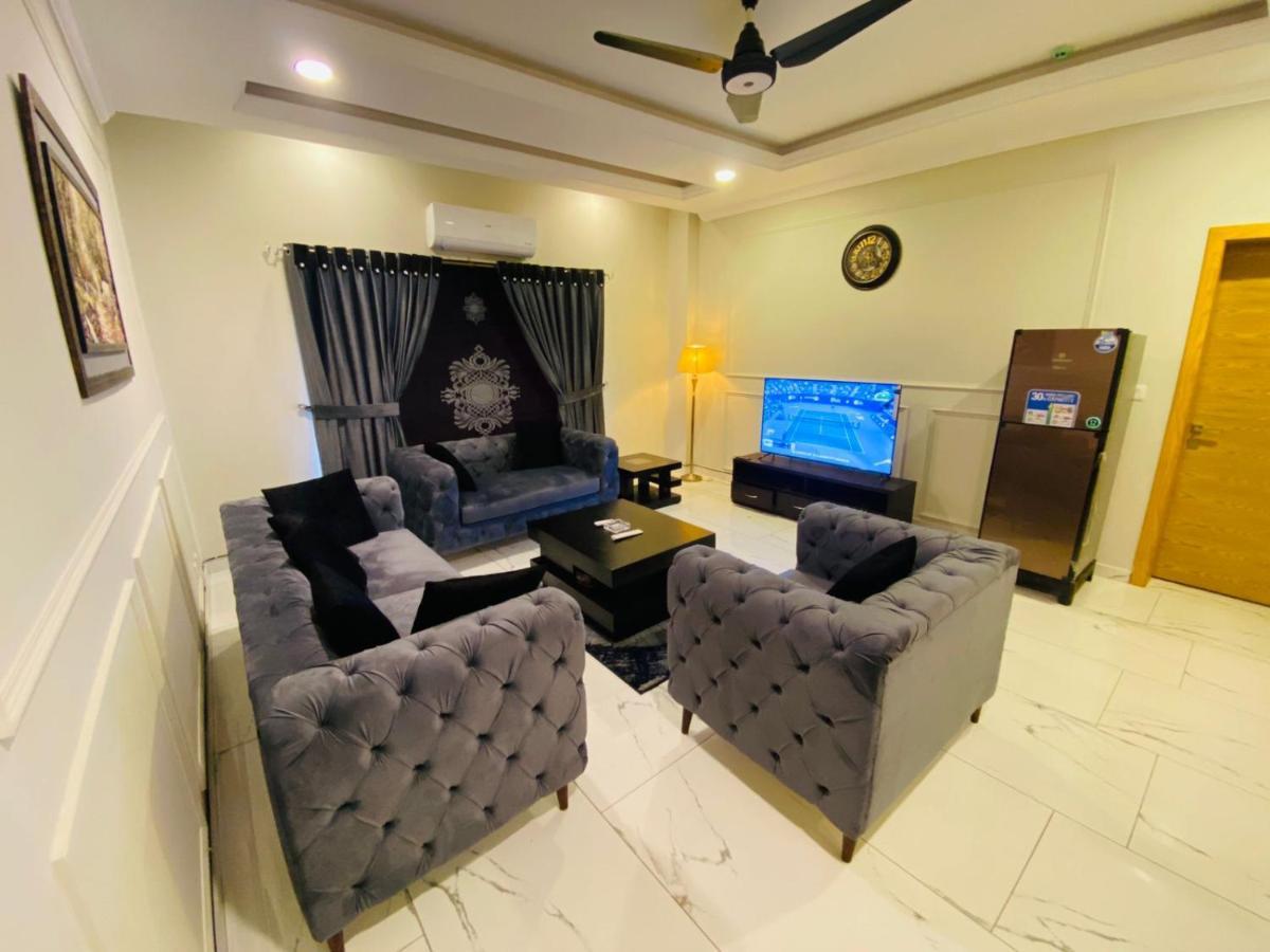 Holidazzle Serviced Apartments Bahria Town Rawalpindi Exterior foto