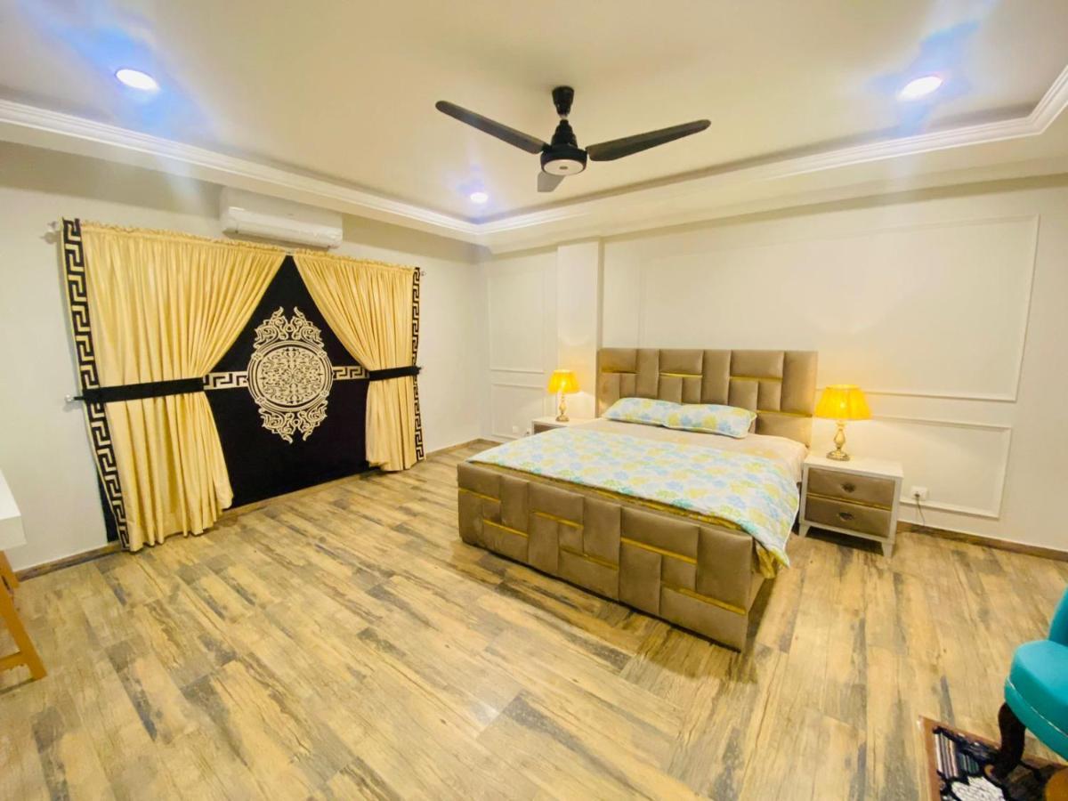 Holidazzle Serviced Apartments Bahria Town Rawalpindi Exterior foto