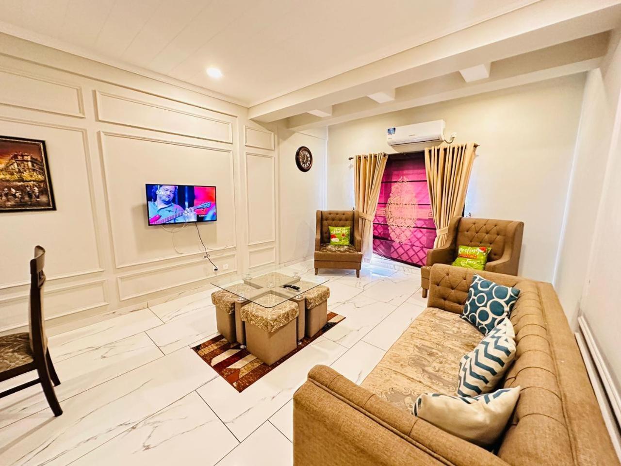 Holidazzle Serviced Apartments Bahria Town Rawalpindi Quarto foto