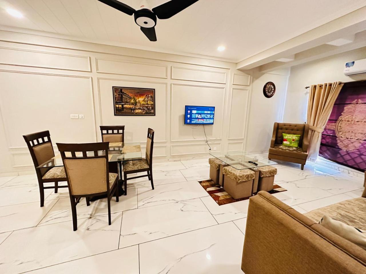 Holidazzle Serviced Apartments Bahria Town Rawalpindi Quarto foto