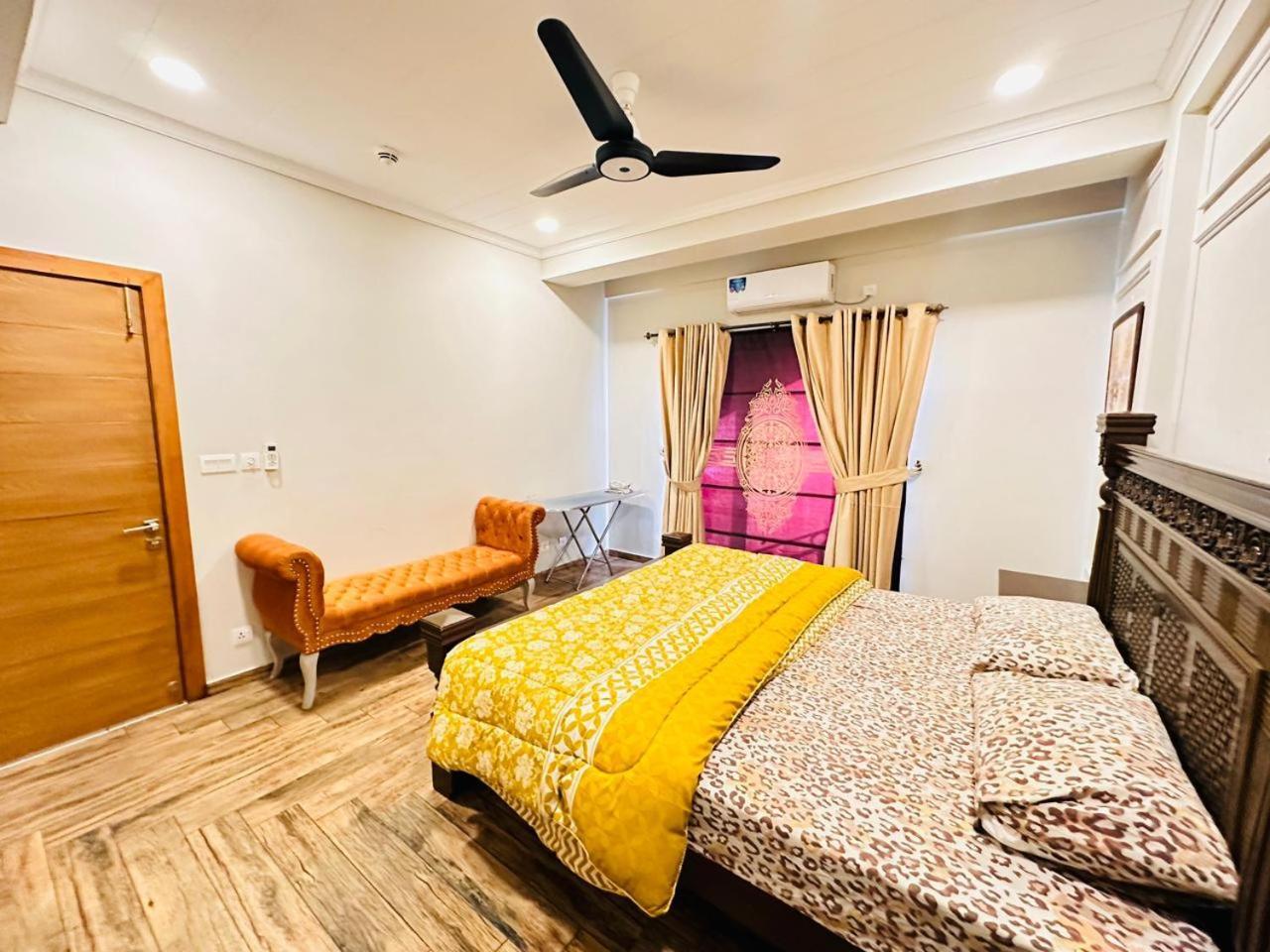 Holidazzle Serviced Apartments Bahria Town Rawalpindi Quarto foto